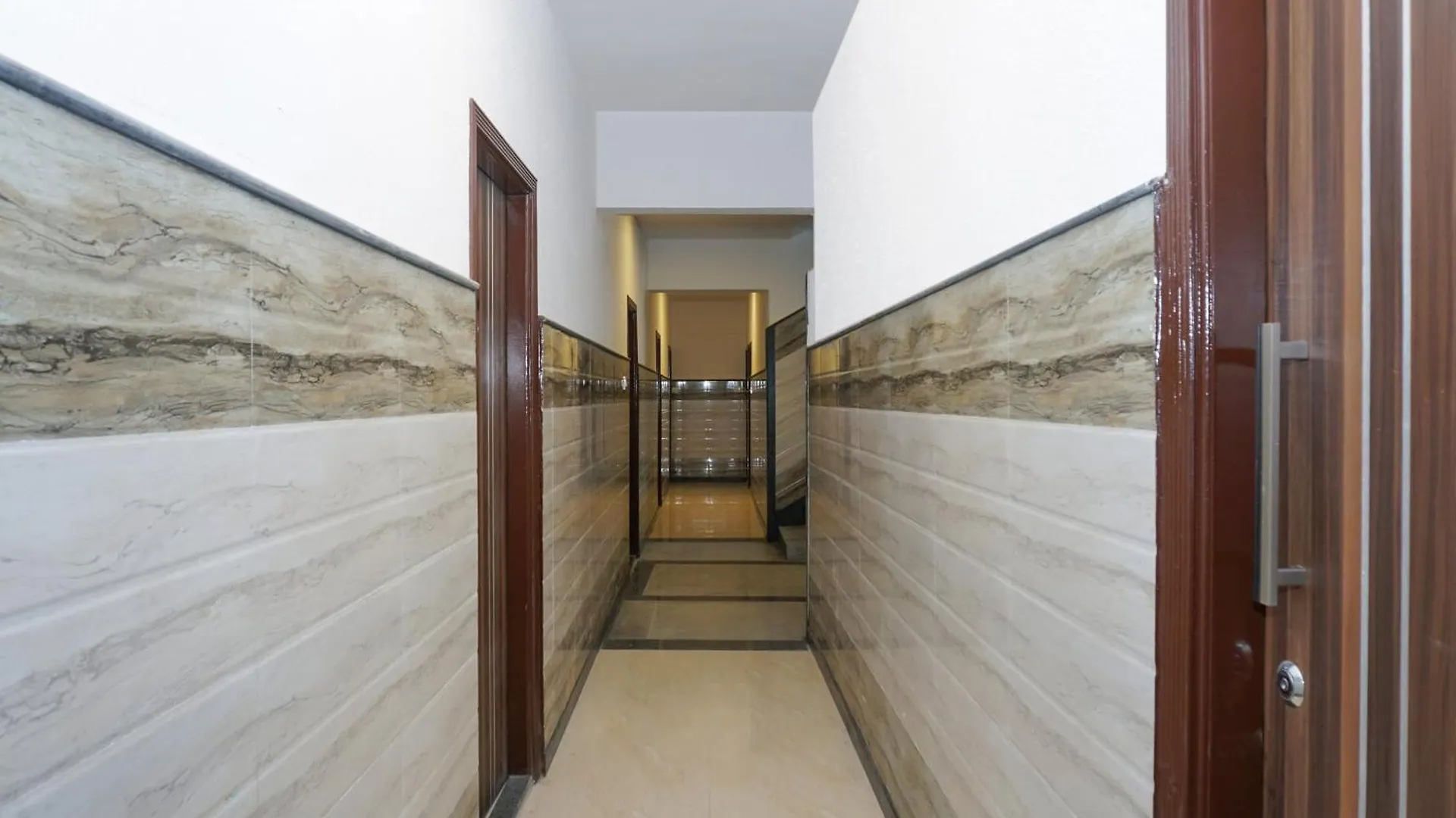 Hotel O Ashoka Residency Chandigarh 4*,